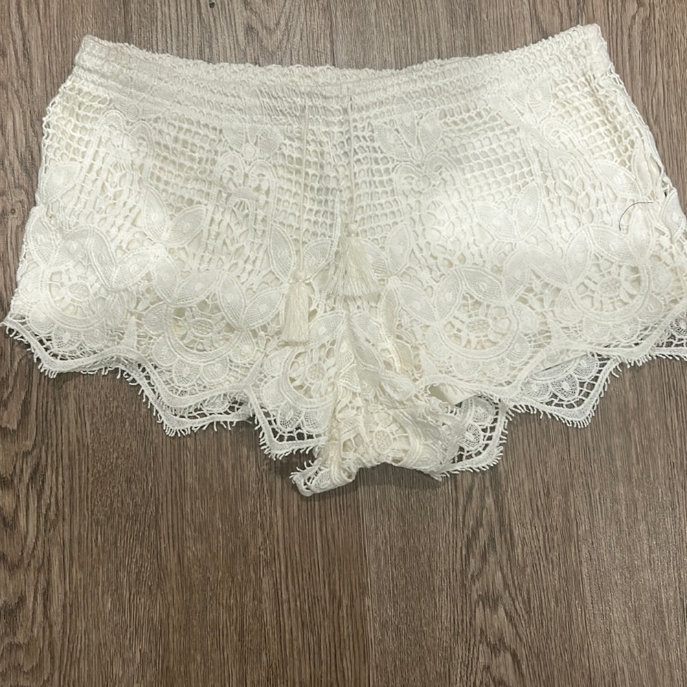 Express white lace shorts
